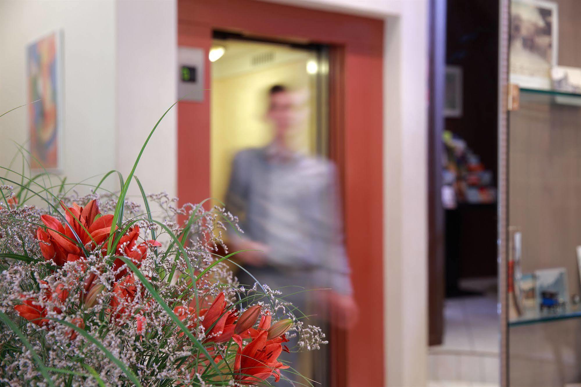 Hotel Escurial - Centre Gare